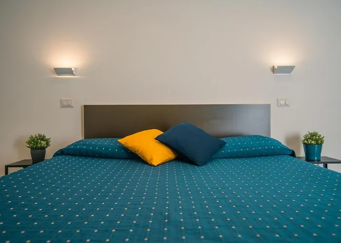 Bed and Breakfast Hub Ferroviario - 12 Posti Letto Per Il Tuo Gruppo A Napoli Con Wifi E Netflix
